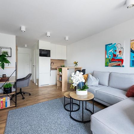 Wrzeciono 12 - Piekny Apartament Obok Szpitala Bielanskiego Oraz Awf, Bezplatna Strefa Parkowania - 400M Do Stacji Metra - Good Apartments Varsóvia Exterior foto