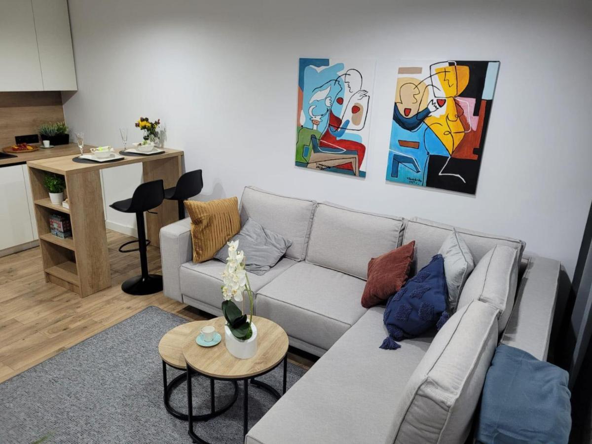 Wrzeciono 12 - Piekny Apartament Obok Szpitala Bielanskiego Oraz Awf, Bezplatna Strefa Parkowania - 400M Do Stacji Metra - Good Apartments Varsóvia Exterior foto