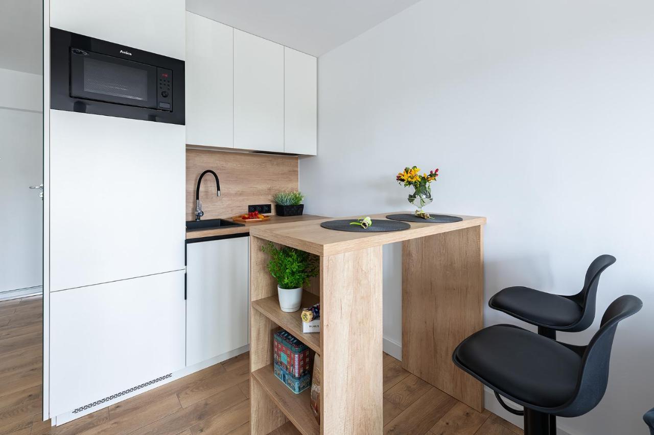 Wrzeciono 12 - Piekny Apartament Obok Szpitala Bielanskiego Oraz Awf, Bezplatna Strefa Parkowania - 400M Do Stacji Metra - Good Apartments Varsóvia Exterior foto