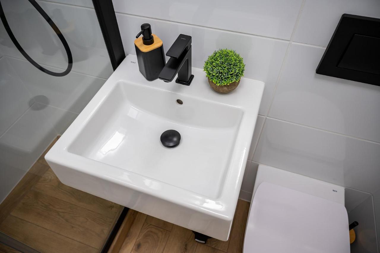 Wrzeciono 12 - Piekny Apartament Obok Szpitala Bielanskiego Oraz Awf, Bezplatna Strefa Parkowania - 400M Do Stacji Metra - Good Apartments Varsóvia Exterior foto